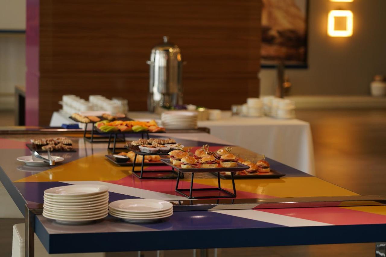 Mercure Almaty City Center Екстер'єр фото