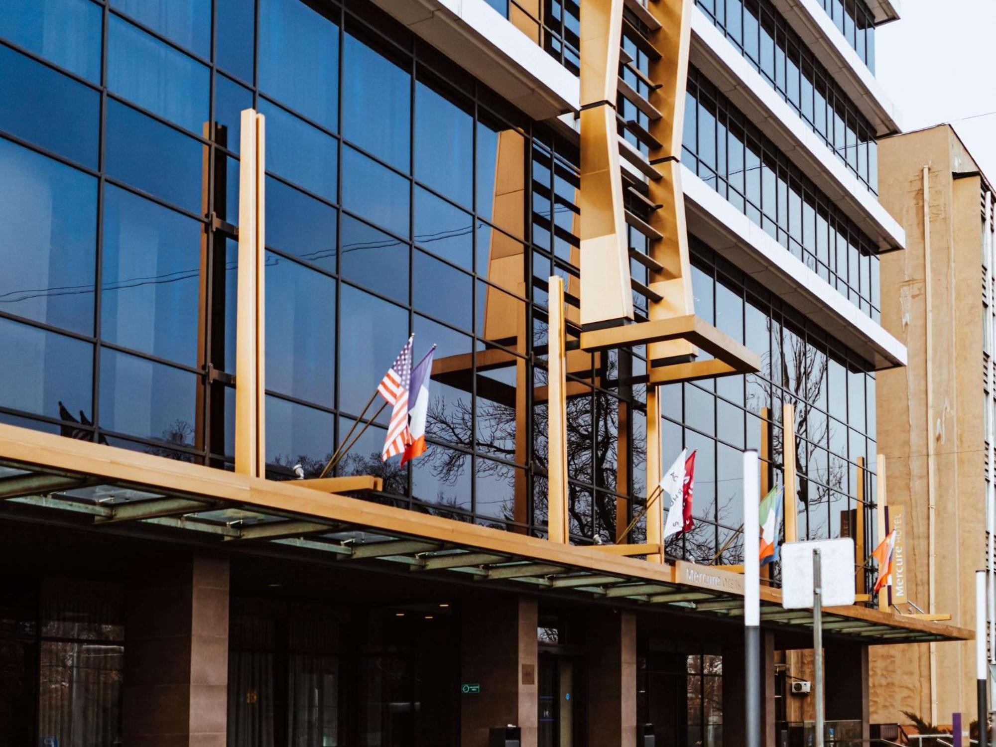 Mercure Almaty City Center Екстер'єр фото
